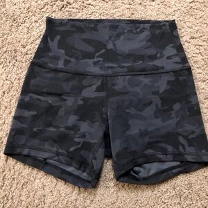 Lululemon Wunder Train Hi Rise Short Size 4 - 3” inseam Black Camo